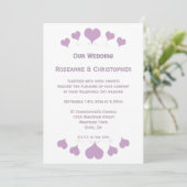 Lilac Hearts Design Wedding Einladung (Stehend Vorderseite)