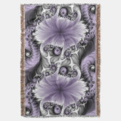 Lilac Illusion Abstraktes florales Fraktal Kunstfa Decke (Vorderseite Vertikal)