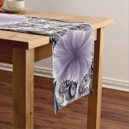 Lilac Illusion Abstraktes florales Fraktal Kunstfa Kurzer Tischläufer