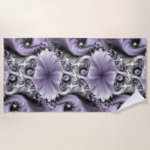 Lilac Illusion Abstraktes florales Fraktal Kunstfa Strandtuch (Vorderseite)