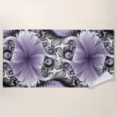 Lilac Illusion Abstraktes florales Fraktal Kunstfa Strandtuch (Vorderseite)