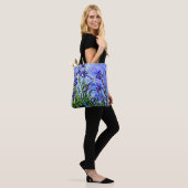 Lilac Irises von Claude Monet, Tasche (Am Model)