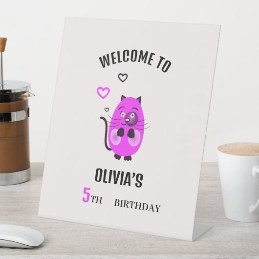 Lilac-Katze Sockelschild (In Situ)