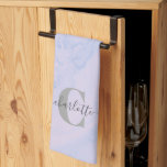 Lilac Lavender Marble Elegant Monogram Name Geschirrtuch<br><div class="desc">Fügen Sie eine Touch Eleganz in Ihre Küche mit diesem Lilac Lavender Marble Personalisiert Kitchen Handtuch. Das weiche Marmordesign in sanften Lavendeltönen und ein ausgeklügelter Skriptname mit Monogramm machen dieses Handtuch zu einem idealen Begleiter für diejenigen, die Stil und Funktionalität in der Liebe kombinieren. Ideal für den Alltag oder als...</div>