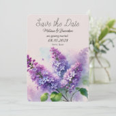 Lilac Lila florale rustikale Hochzeit Speichern Si Einladung (Stehend Vorderseite)