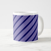 Lilac lila und blau fünf Streifen Muster Jumbo-Tasse (Vorderseite Rechts)