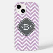 Lilac Lila und Graues Zickzack Monogramm Case-Mate iPhone Hülle (Rückseite)