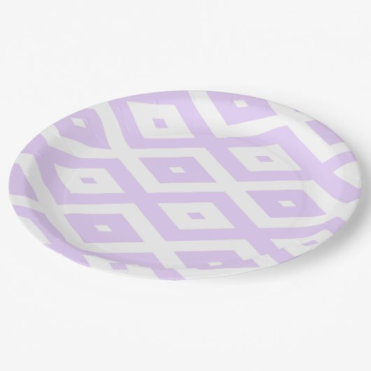 Lilac-lila-weißes Diamantmuster Pappteller (Schrägansicht)