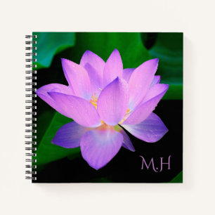 Lilac Lotus Blume Monogram Notizblock