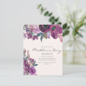Lilac Plum Lila Blumenschrift Muttertag Einladung (Stehend Vorderseite)