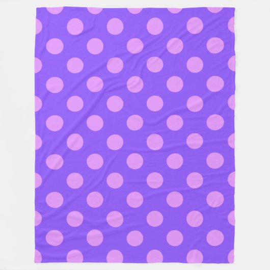 Lilac polka dots on periwinkle fleecedecke (Vorderseite)