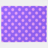 Lilac polka dots on periwinkle fleecedecke (Vorderseite (Horizontal))