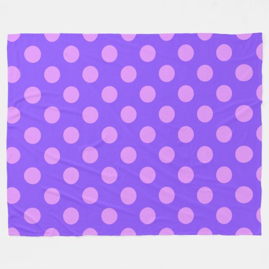 Lilac polka dots on periwinkle fleecedecke (Vorderseite (Horizontal))