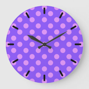 Lilac polka dots on periwinkle große wanduhr