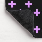 Lilac polka kreuzt schwarz mousepad (Ecke)