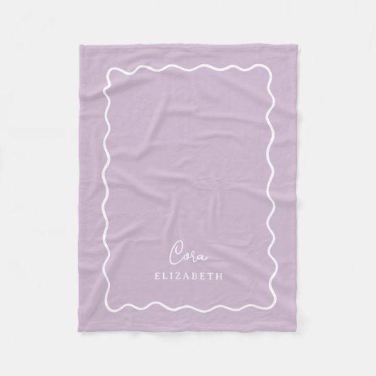 Lilac Purple Wavy Border Monogrammed Fleecedecke (Vorderseite)