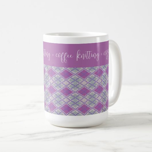 LILAC RAUTE STRICK "Stricken + Kaffee" Große Tasse (VorderseiteRechts)