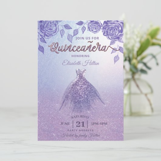 Lilac Rose romantisches Glitzer Kleid Quinceañera Einladung (Stehend Vorderseite)