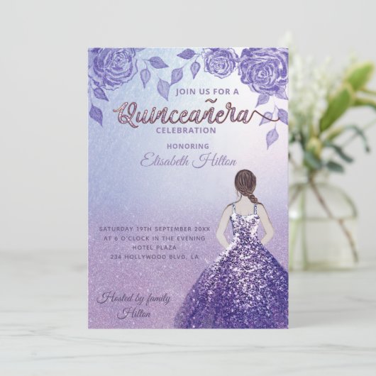 Lilac Rose romantisches Glitzer Kleid Quinceañera Einladung (Stehend Vorderseite)