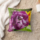 Lilac tulips an einem sonnigen Tag Kissen (Decke)