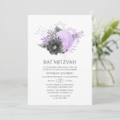 Lilac und Charcoal Floral Bat Mitzvah Einladung (Stehend Vorderseite)