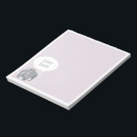 Lilac und graue Elefanten Notizblock<br><div class="desc">Ein niedlicher,  grauer Elefant mit einer einfachen weißen Sprechblase lächelt auf einem lila lila Hintergrund. Personalisieren Sie den Namenstext,  um dies zu einem kinderfreundlichen Abreißen von Schreibwaren Notizblock zu machen.</div>