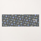 Lilac und Violet auf grauem handgemalten Yoga Mat Yogamatte (Rückseite (Horizontal))