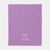 Lilac und Weiß moderne Monogramm elegant Fleecedecke (Vorderseite)