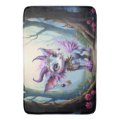 Lilac Whisper – Enchanted Forest Guardian. Badematte (Vorderseite Vertikal)