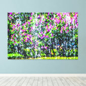 Lilacs hinter dem Brunnen Leinwanddruck (Insitu (Holzboden))