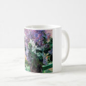 Lilacs in einem Fenster, Mary Cassatt Kaffeetasse (VorderseiteRechts)