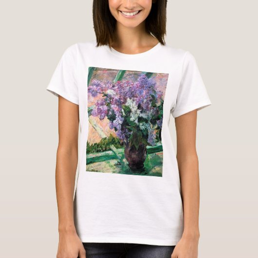 Lilacs in einem Fenster, Mary Cassatt T-Shirt (Vorderseite)