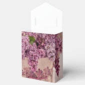 Lilacs in einem Viktorianischen Hutkasten Geschenkschachtel (Geöffnet)