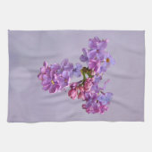 Lilacs in Springtime Handtuch (Horizontal)