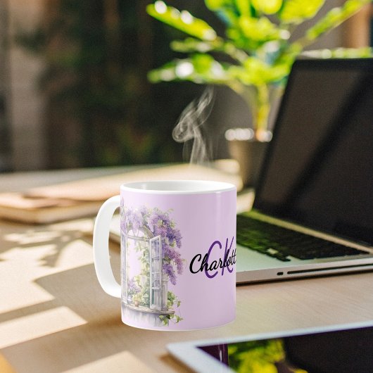 Lilacs Window Blume Lavendelmonogramm Kaffeetasse