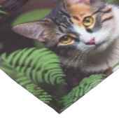 Lilah, die Tortoiseshell: Eine hübsche Katze Tischdecke (Schrägansicht)