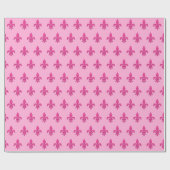 Lilie in Fuchsienrosa auf hellrosa Geschenkpapier (Flach)