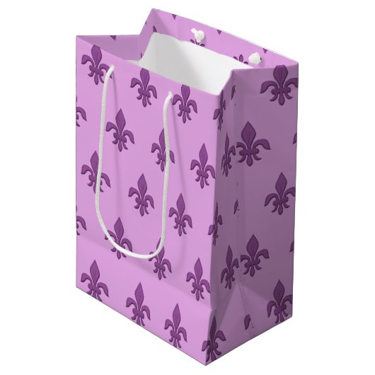 Lilie in Violet Lila auf Lavendel Mittlere Geschenktüte (Vorderseite Schrägansicht)