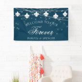 Lilie Navy Blue Lights | Willkommen für immer Banner (Insitu)