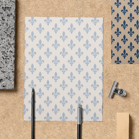 Lilie Pattern, Französisch, Royal, Navy Blue Flyer