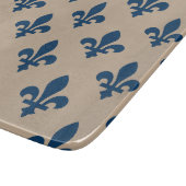 Lilie Pattern, Royal French Blue on Cream Schneidebrett (Ecke)