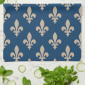 Lilie Pattern, Royal French, Cream on Blue Geschirrtuch (Gefaltet)