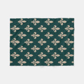 Lilie Pattern, Royal French Cream on Green Fleecedecke (Vorderseite (Horizontal))