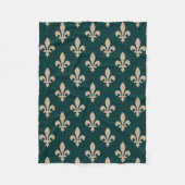 Lilie Pattern, Royal French Cream on Green Fleecedecke (Vorderseite)
