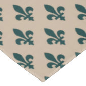 Lilie Pattern, Royal French Green on Cream Tischdecke (Schrägansicht)