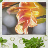 Lilien in der Sonne Geschirrtuch (Gefaltet)