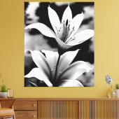 Lilien in Schwarz-Weiß-Leinwand Leinwanddruck (Insitu (Wohnzimmer))