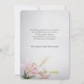 Lilies Beileid Memorial Dankeschön Karte mit Foto (Rückseite)