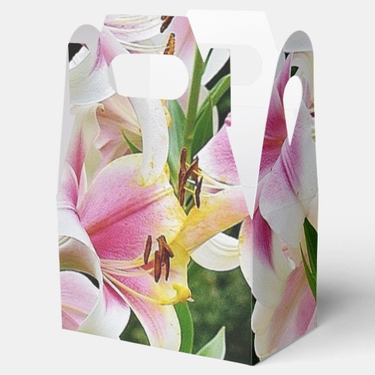 Lilies Favor Box Geschenkschachtel (Geöffnet)
