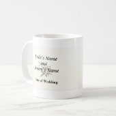 Lilies und Berries Hochzeitmaterial Kaffeetasse (Vorderseite Links)